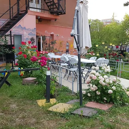 Hotel-Hostel Mignon Mamaia -Private Rooms With Free Parking-3